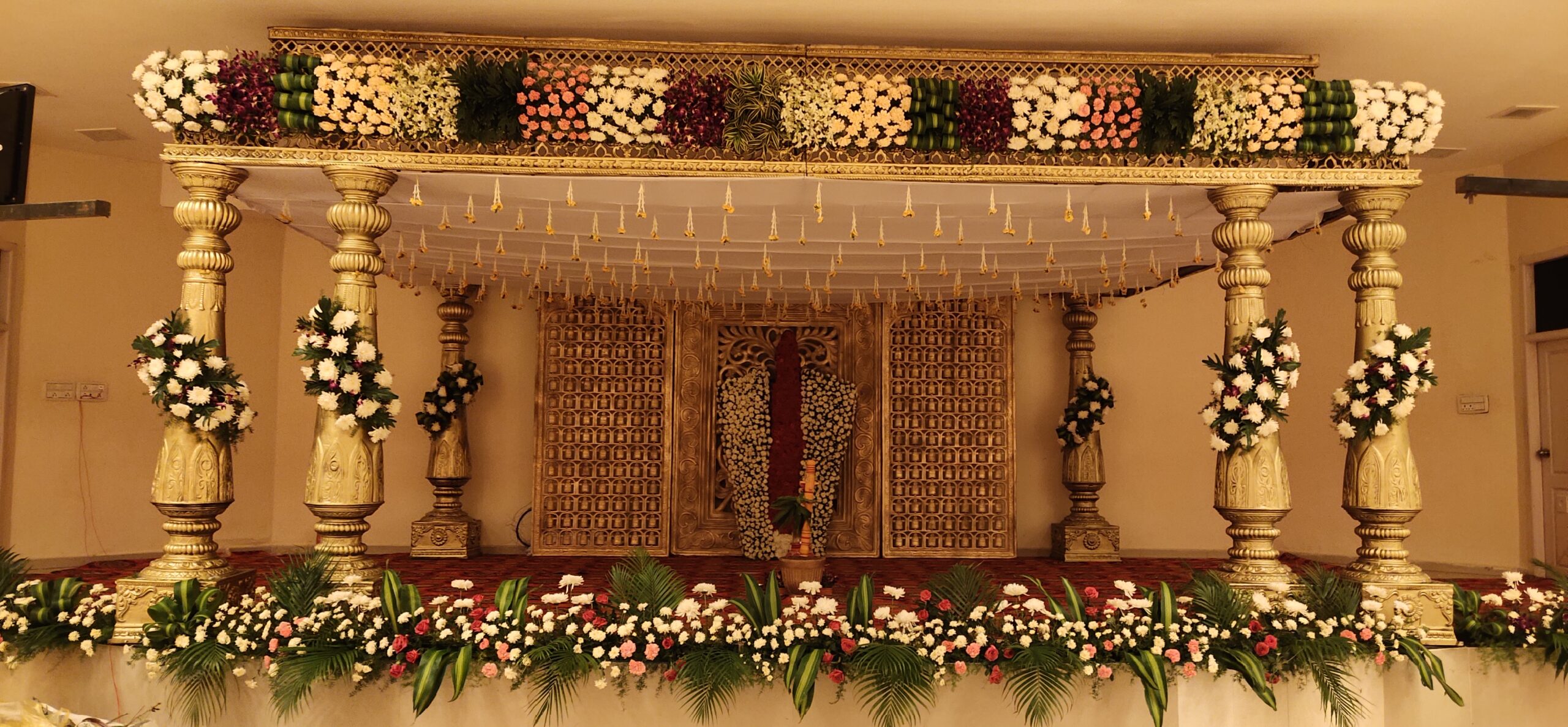 module: a; 
hw-remosaic: 0; 
touch: (-1.0, -1.0); 
modeInfo: ; 
sceneMode: Night; 
cct_value: 2564; 
AI_Scene: (-1, -1); 
aec_lux: 239.74103; 
hist255: 0.0; 
hist252~255: 0.0; 
hist0~25: 0.0;